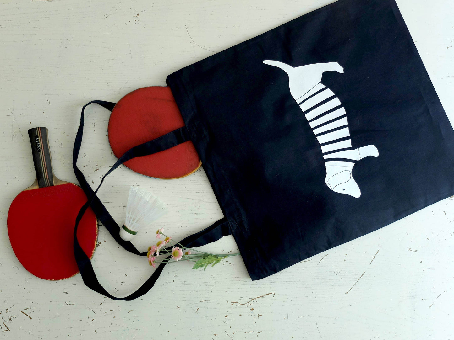 Wonder Of Today - Handbedrukte stoffen tas met teckelmotief marine - The Dreamer's Bookshop.