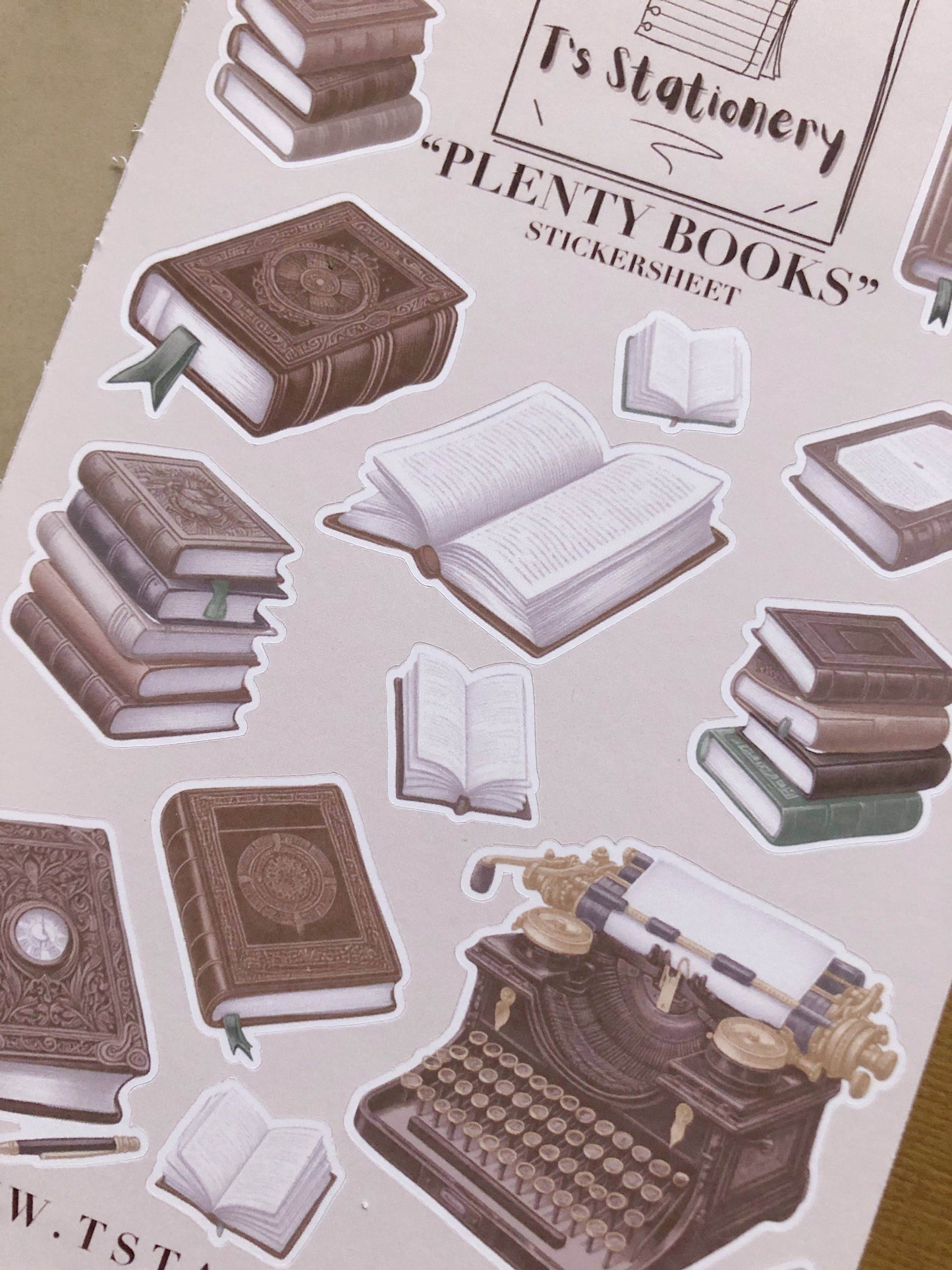T's Stationery - Stickervel „Plenty Books” - The Dreamer's Bookshop.