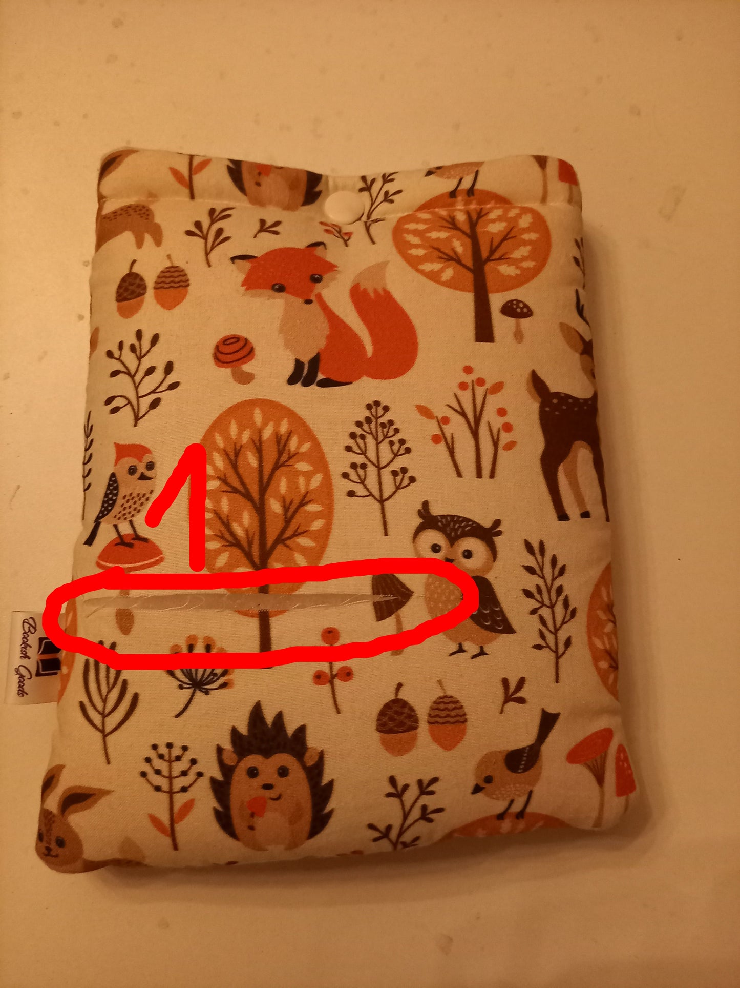 Damaged - E-reader cover Cute Fall