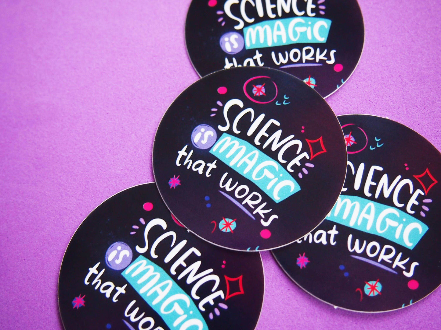 Irene Renon illustrations - Wetenschapsstickers, laptopsticker, wetenschap is magie die werkt - The Dreamer's Bookshop.