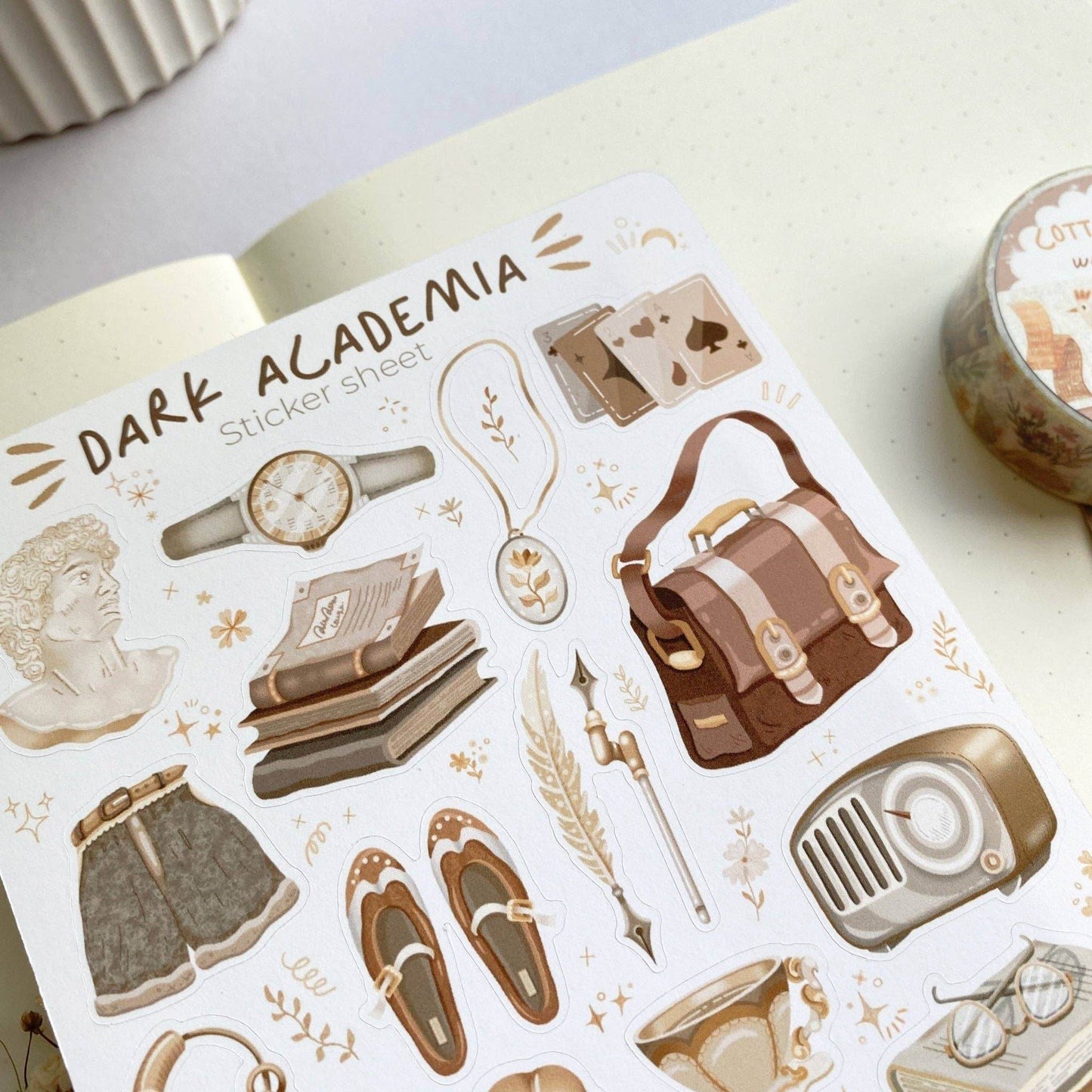 LETTOOn - Stickervel - Dark & Light Academia - The Dreamer's Bookshop.