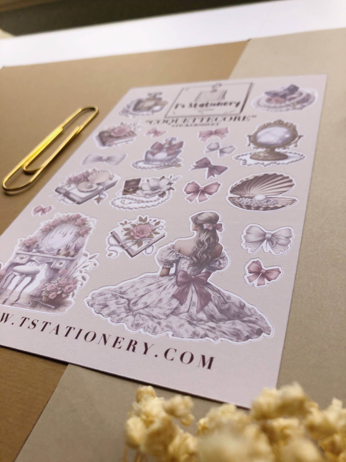 T's Stationery - Stickervel „Coquettecore” - The Dreamer's Bookshop.
