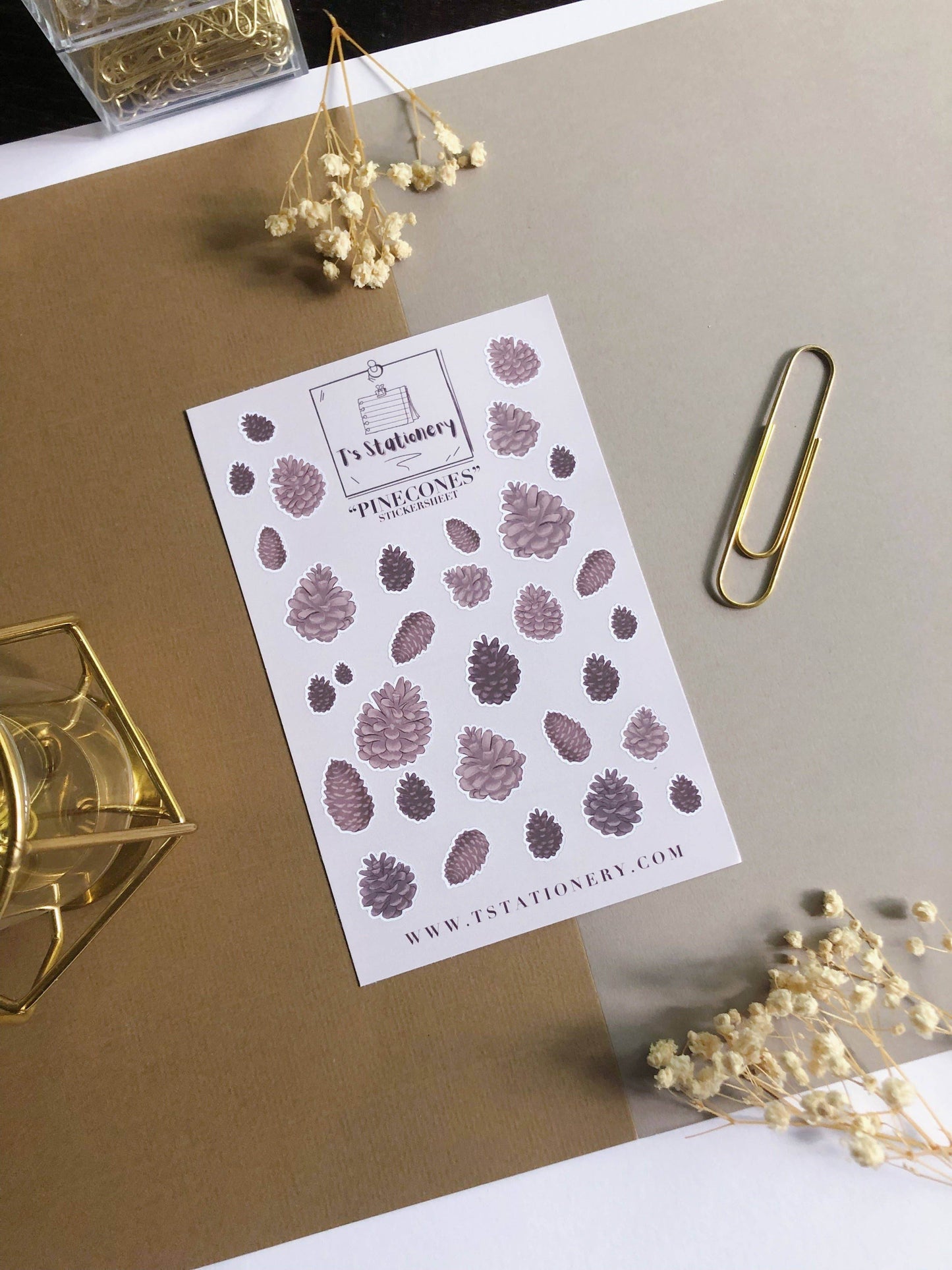 T's Stationery - „Pinecones van goudfolie” - The Dreamer's Bookshop.