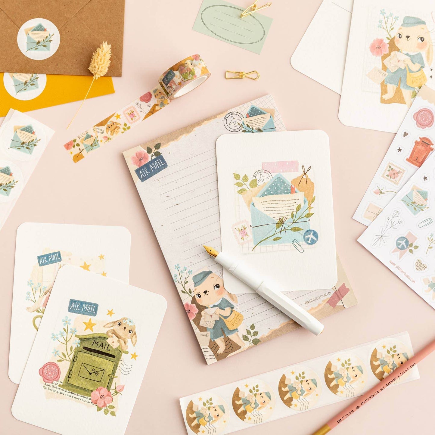 Little Lefty Lou - Luchtpoststickers (S014) - The Dreamer's Bookshop.