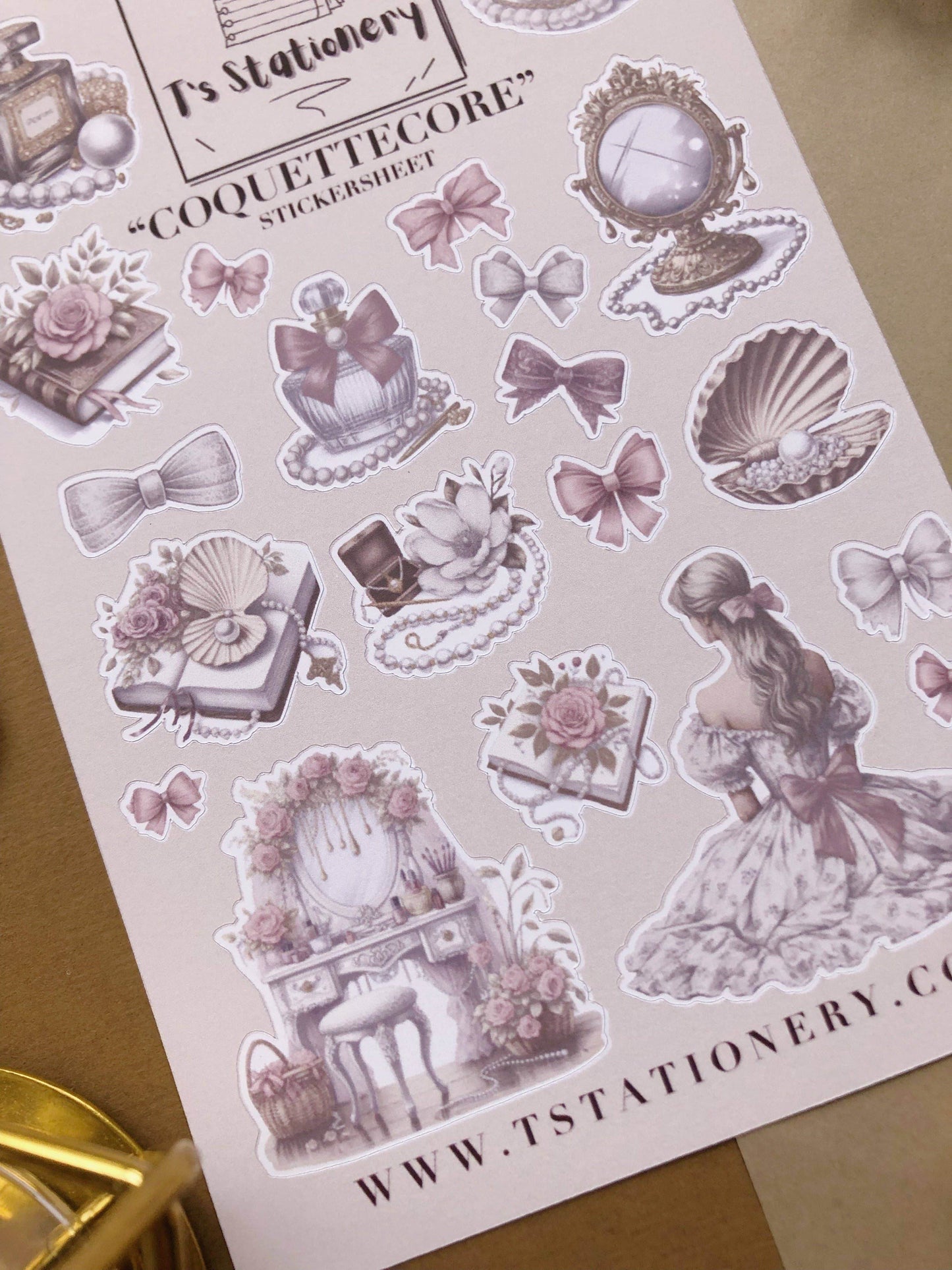 T's Stationery - Stickervel „Coquettecore” - The Dreamer's Bookshop.