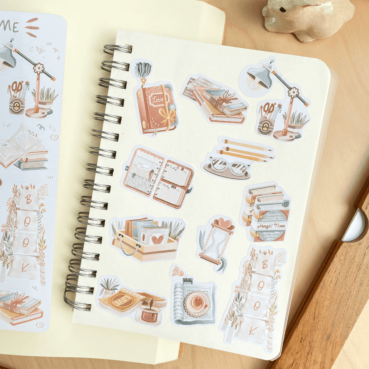 LETTOOn - Stickervel - Leestijd - The Dreamer's Bookshop.