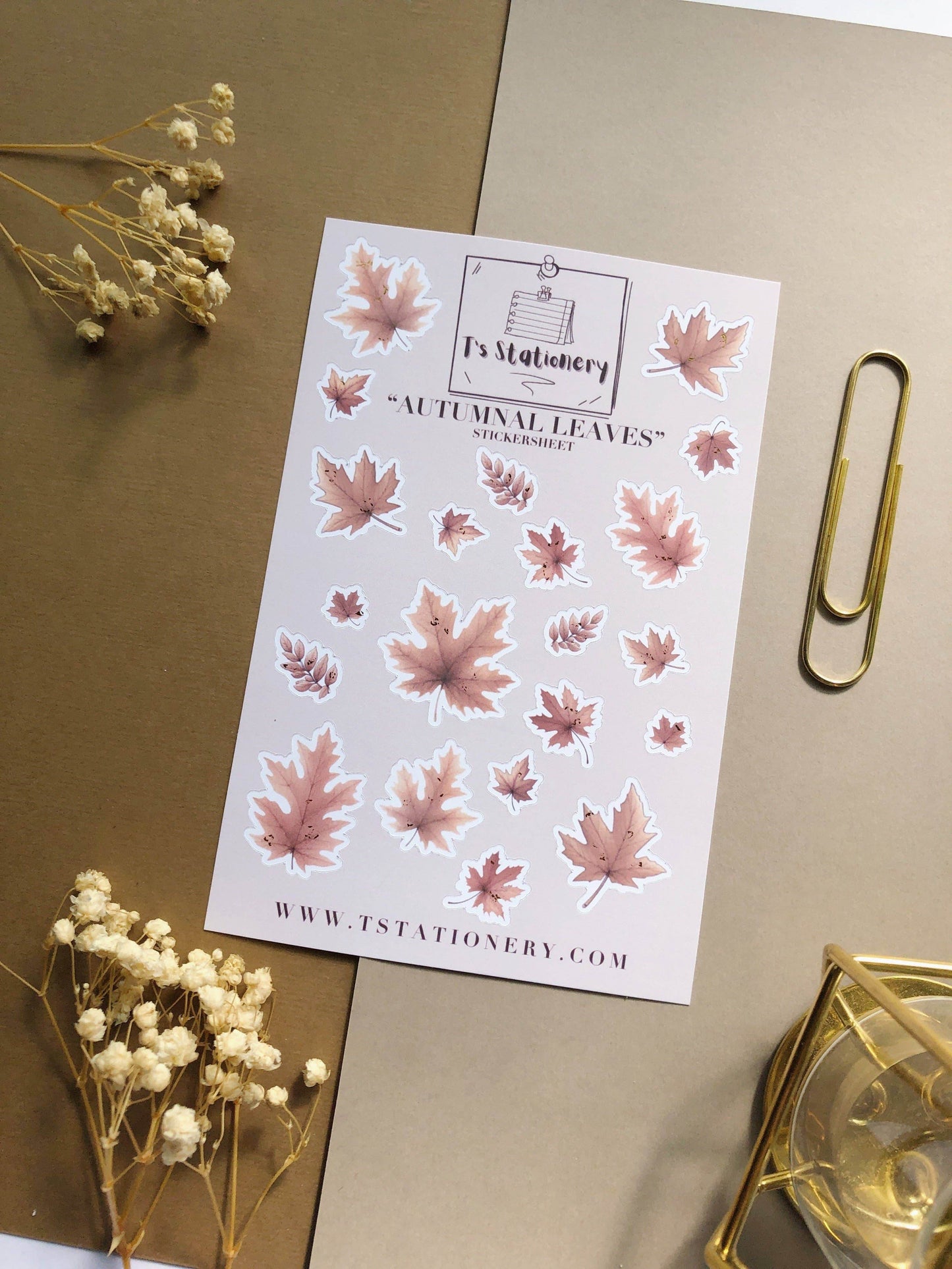 T's Stationery - Stickervel „Autumnal Leaves” in goudfolie (kastanjebruin) - The Dreamer's Bookshop.