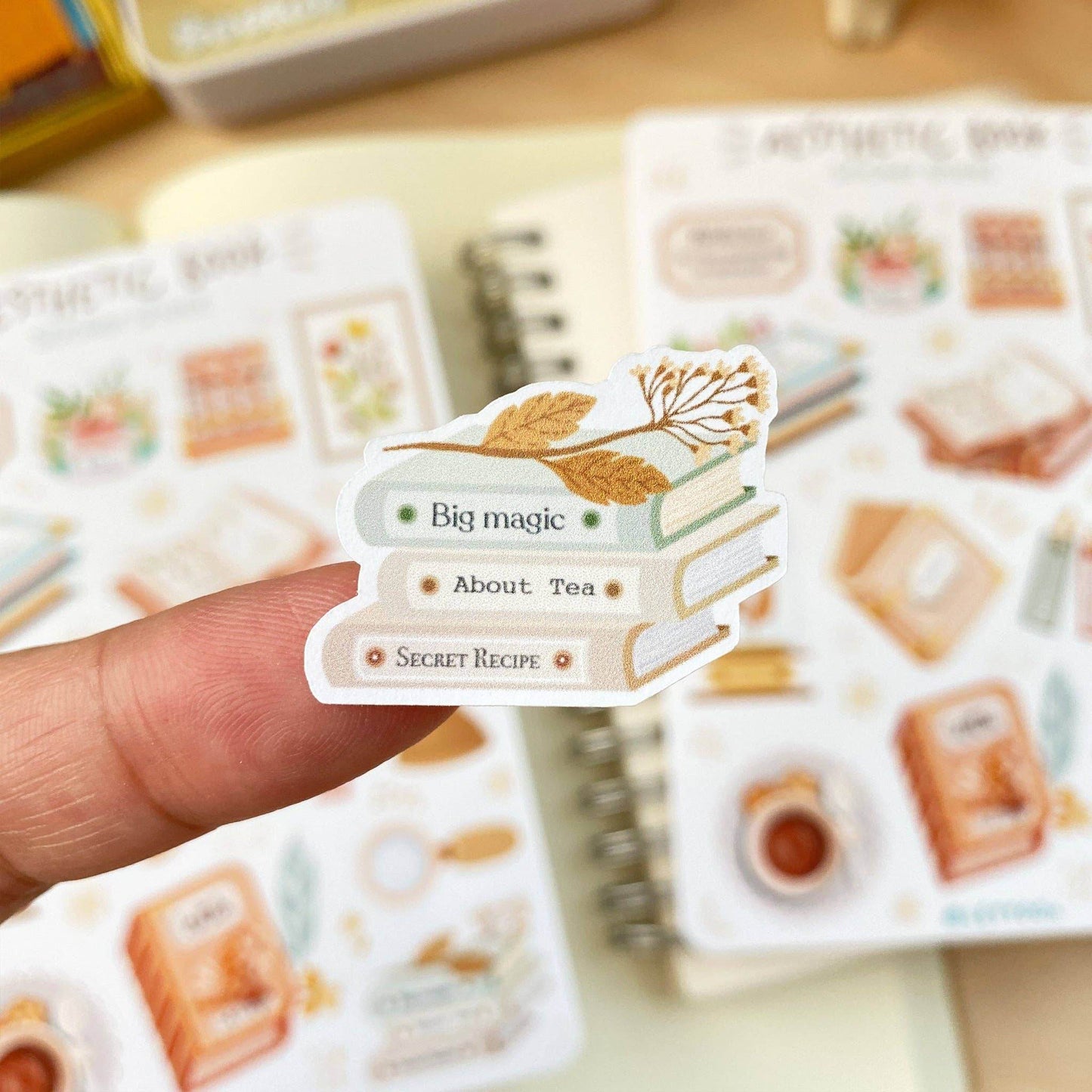 LETTOOn - Stickervel - Esthetisch boek - The Dreamer's Bookshop.