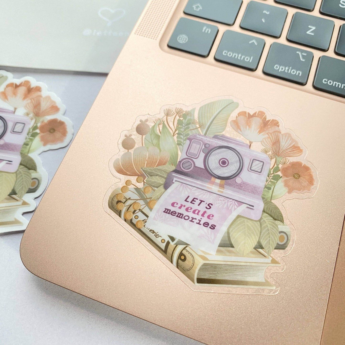 LETTOOn - Heldere Vinylsticker - Laten We Herinneringen Maken - The Dreamer's Bookshop.