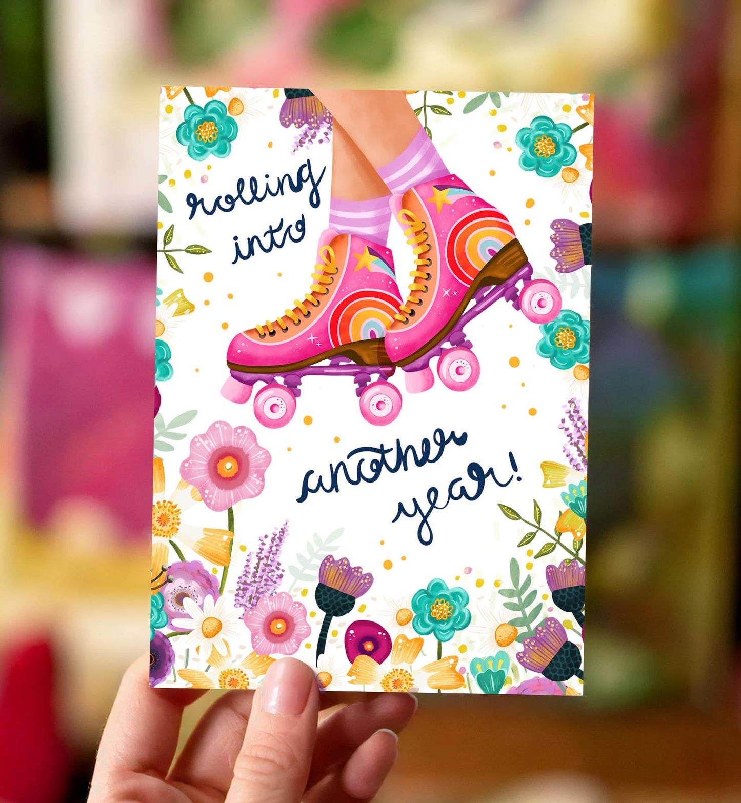 Aniet Illustration - Kaart verjaardag rolschaatsen felicitatie bloemen roze - The Dreamer's Bookshop.
