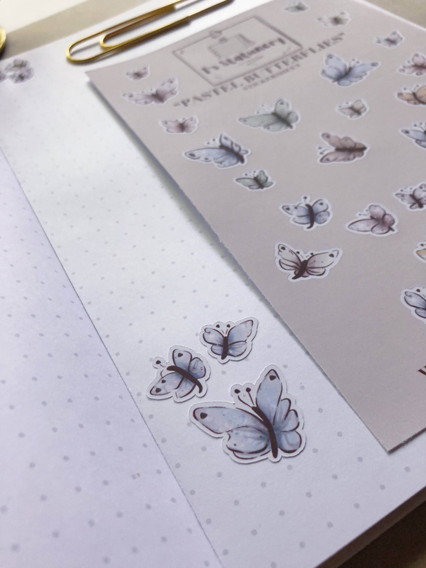 T's Stationery - „Pastelkleurige vlinders” - The Dreamer's Bookshop.