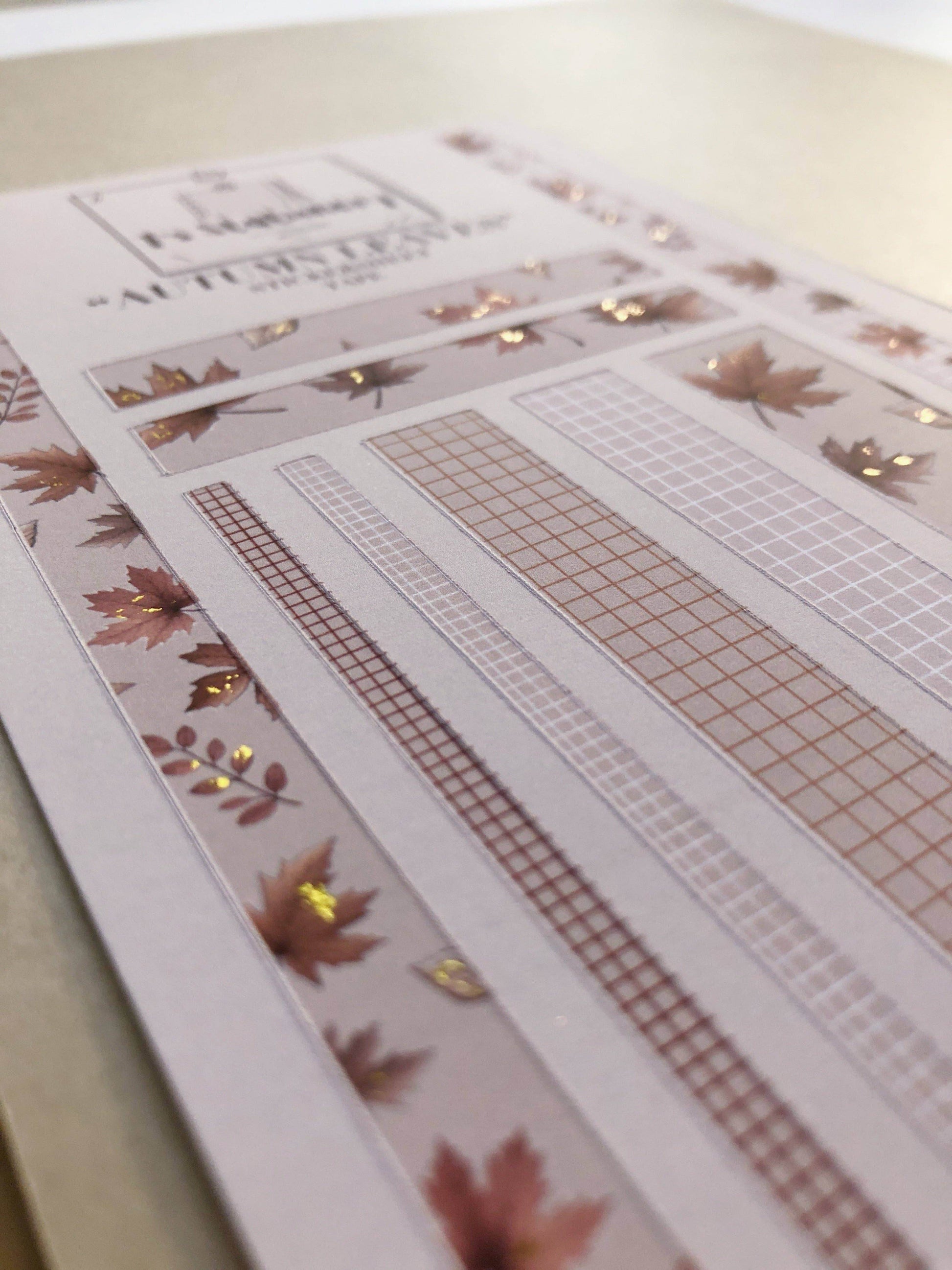 T's Stationery - Stickertape met goudfolie „Autumnal Leaves” (kastanjebruin) - The Dreamer's Bookshop.