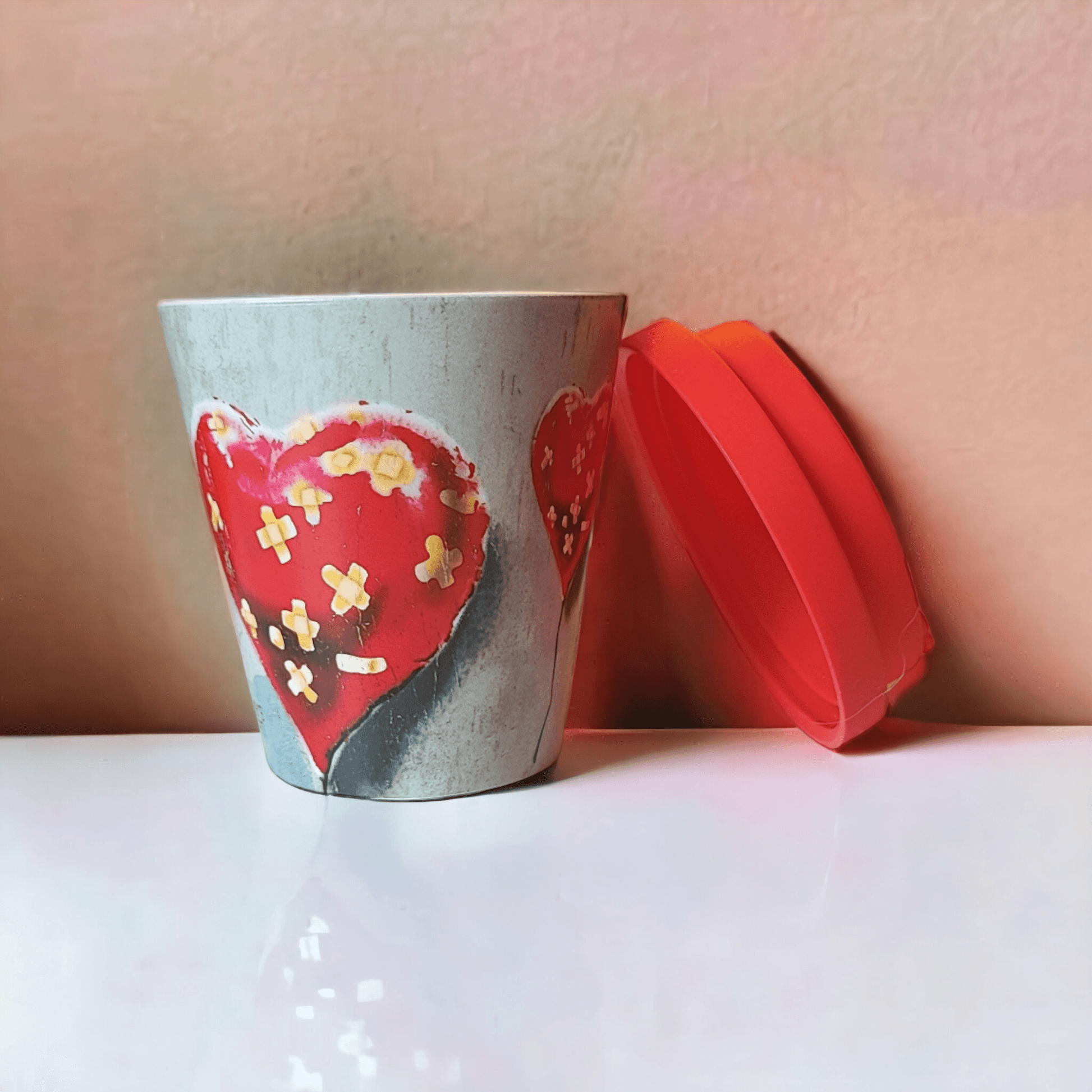 Banksy's Graffiti - Banksy Travel Cup RPET 230 ml - Hartverband - The Dreamer's Bookshop.