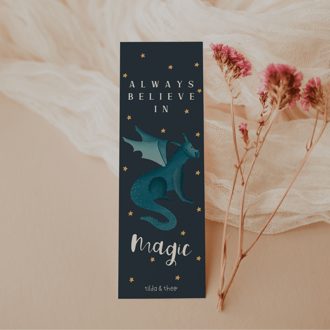Drakenbladwijzer „geloof altijd in magie” - boekcadeau: Met gat + kwastje - The Dreamer's Bookshop.