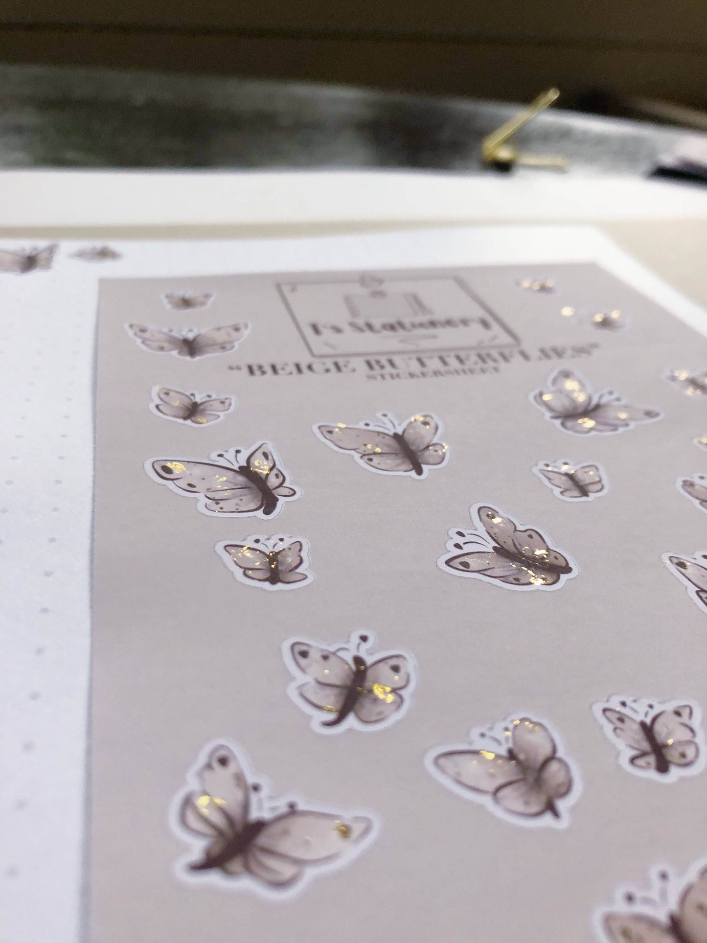 T's Stationery - „Beige en gouden vlinders” - The Dreamer's Bookshop.