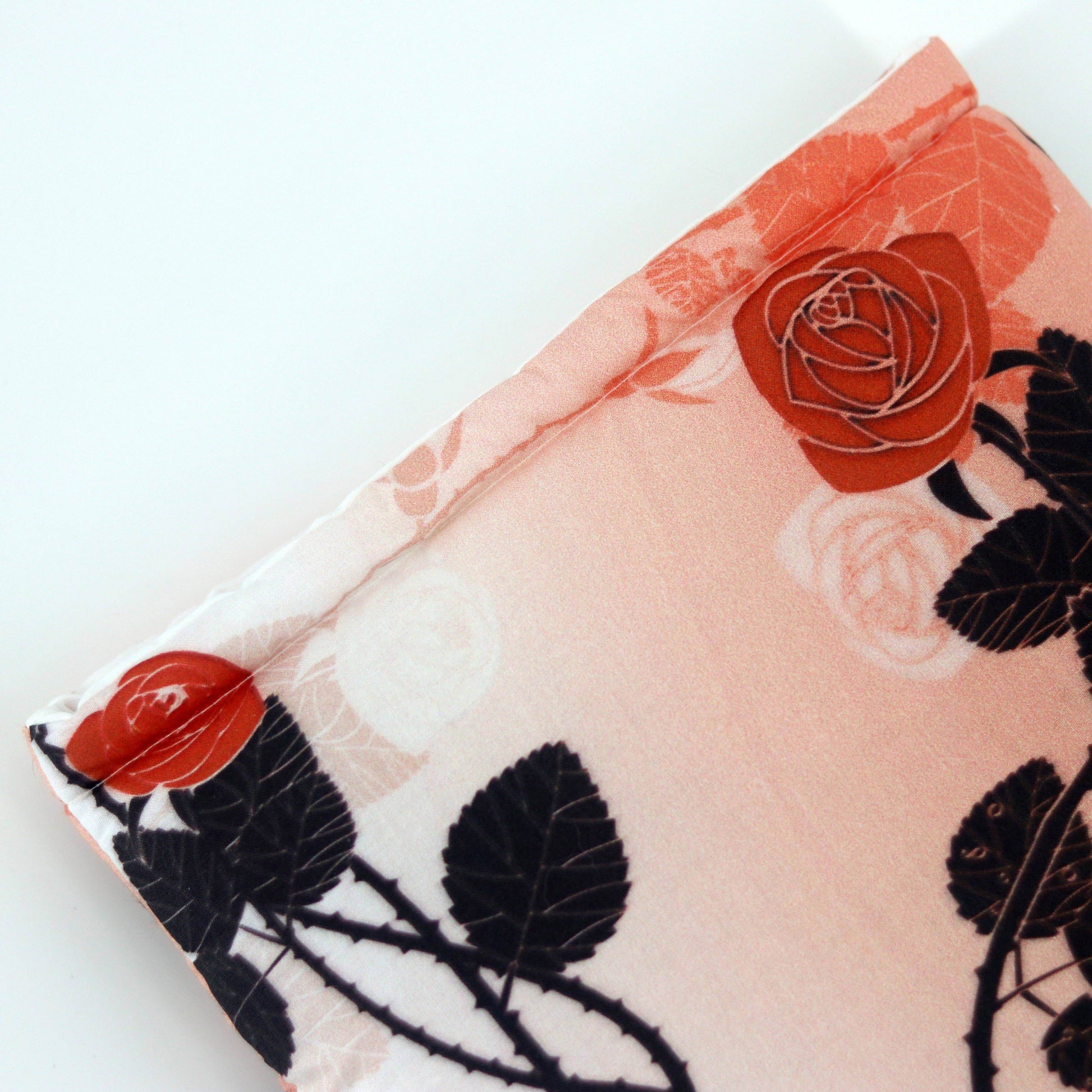 Bookish Goods - Boekenhoes Thorns And Roses - The Dreamer's Bookshop.