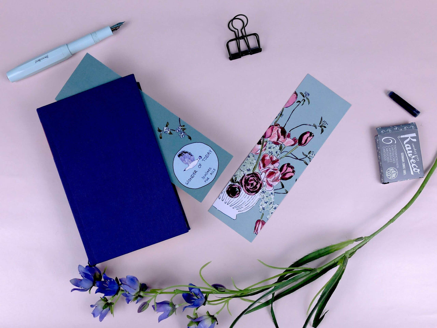Wonder Of Today - Bookmark flower vaas - The Dreamer's Bookshop.