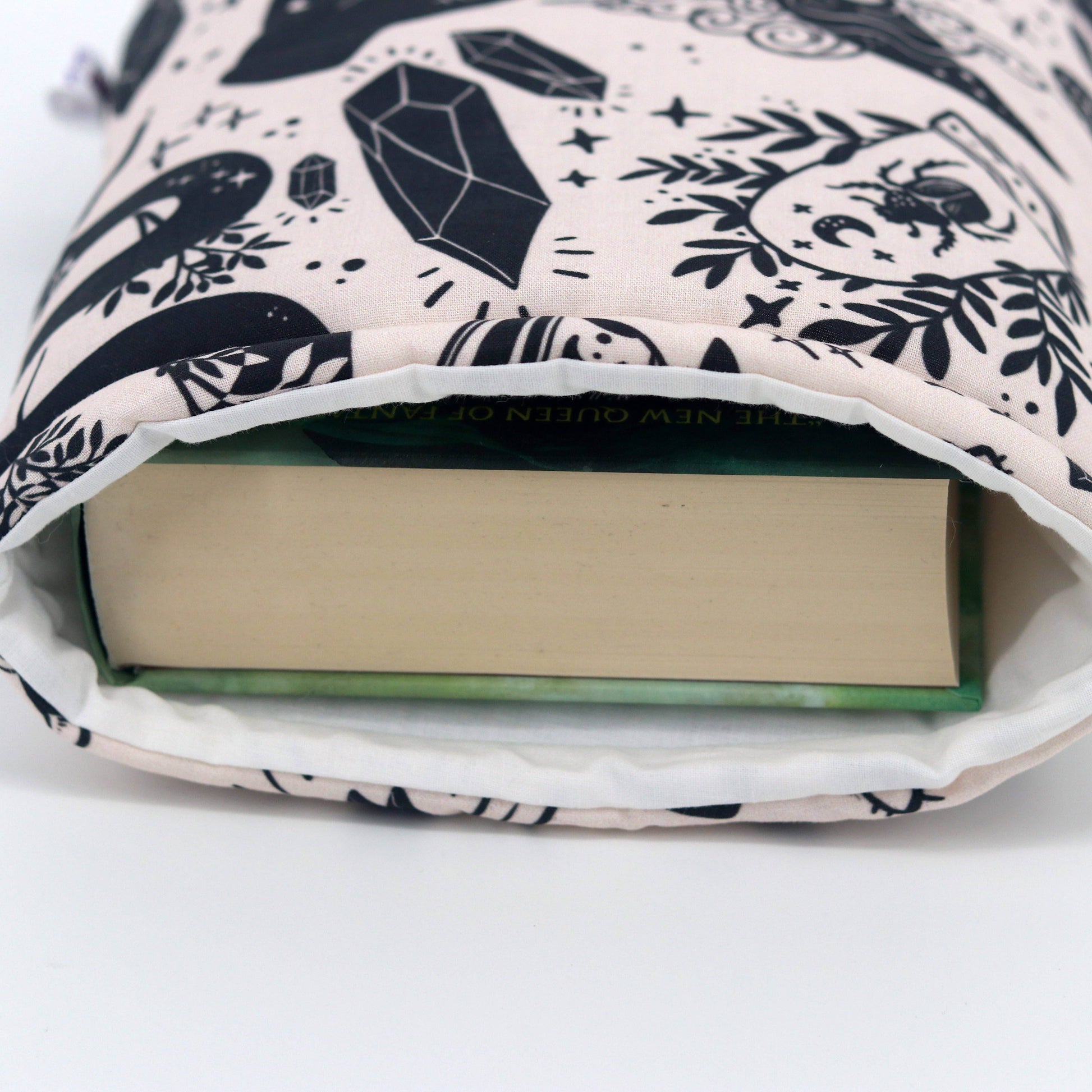 Bookish Goods - Boekenhoes Crown The Witch - The Dreamer's Bookshop.