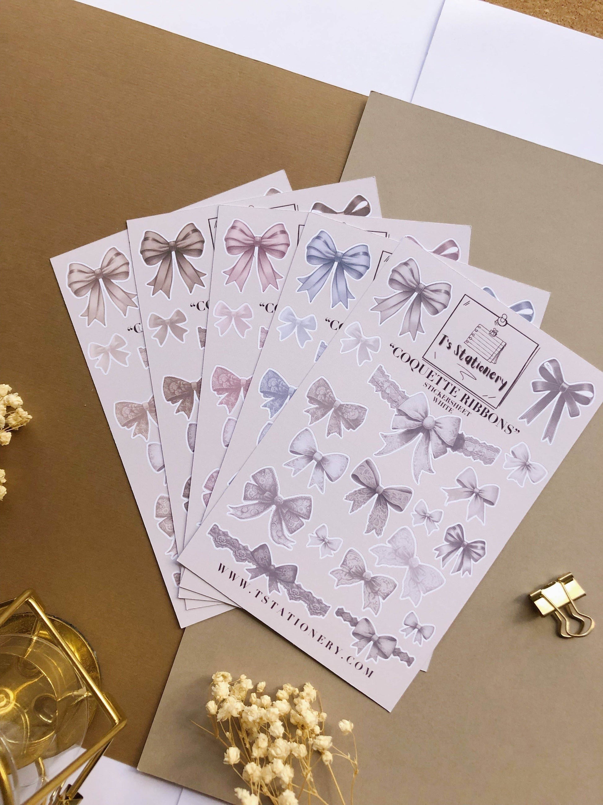 T's Stationery - Stickervel „Coquette Ribons” - The Dreamer's Bookshop.