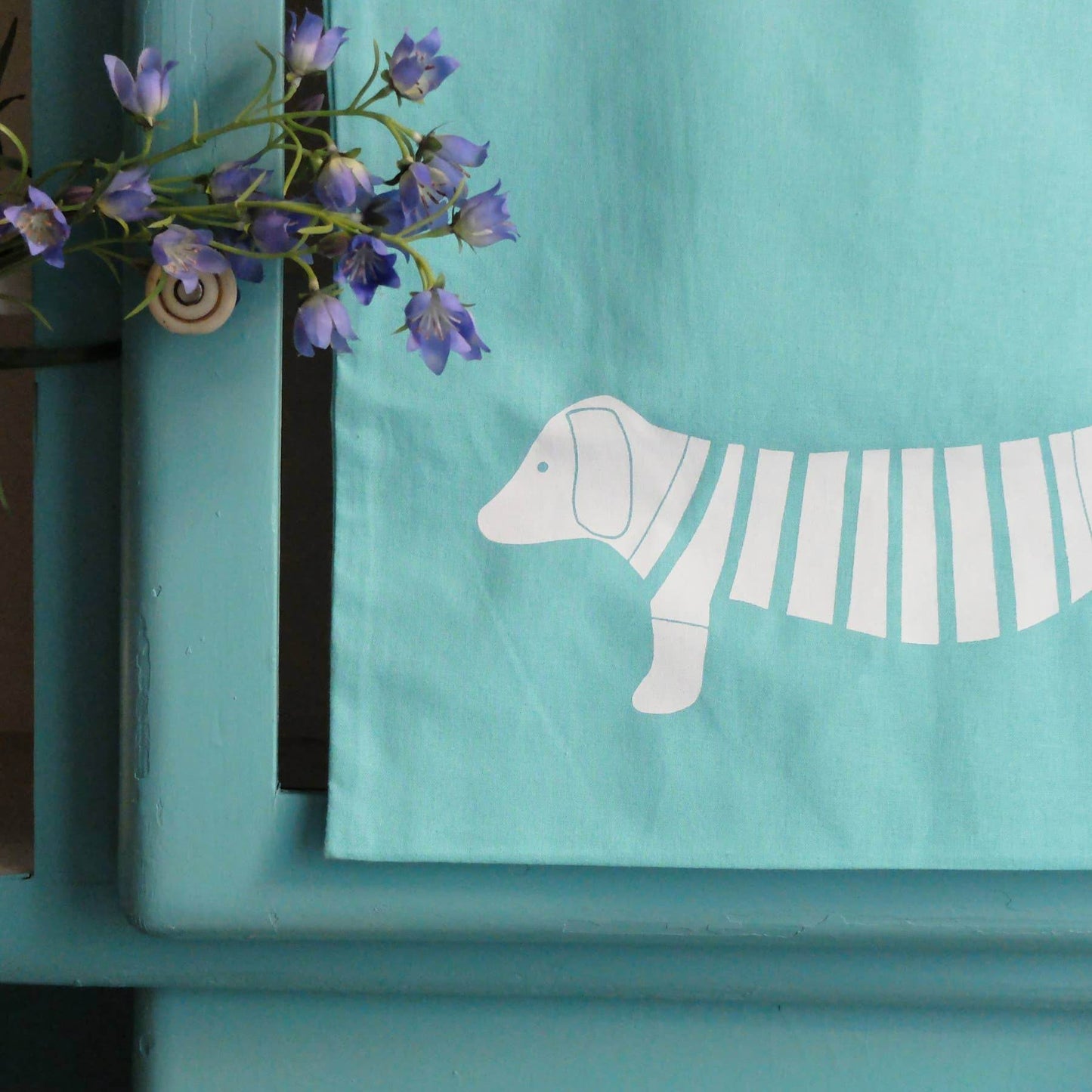 Wonder Of Today - Handbedrukte stoffen tas met teckelmotief marine - The Dreamer's Bookshop.