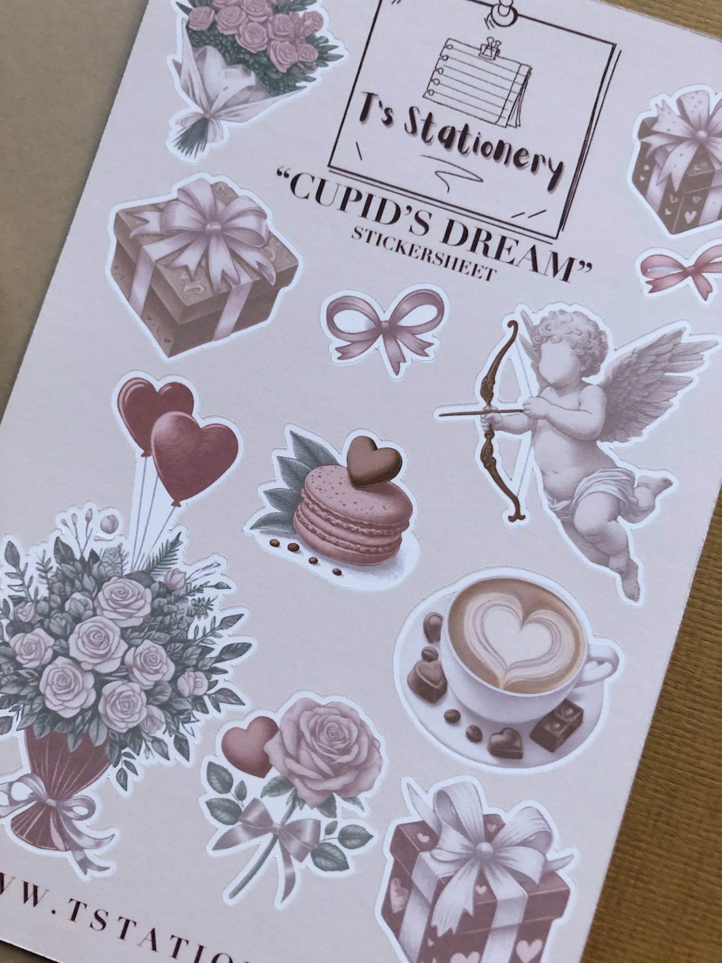 T's Stationery - Stickervel „Cupid's Dream” - The Dreamer's Bookshop.