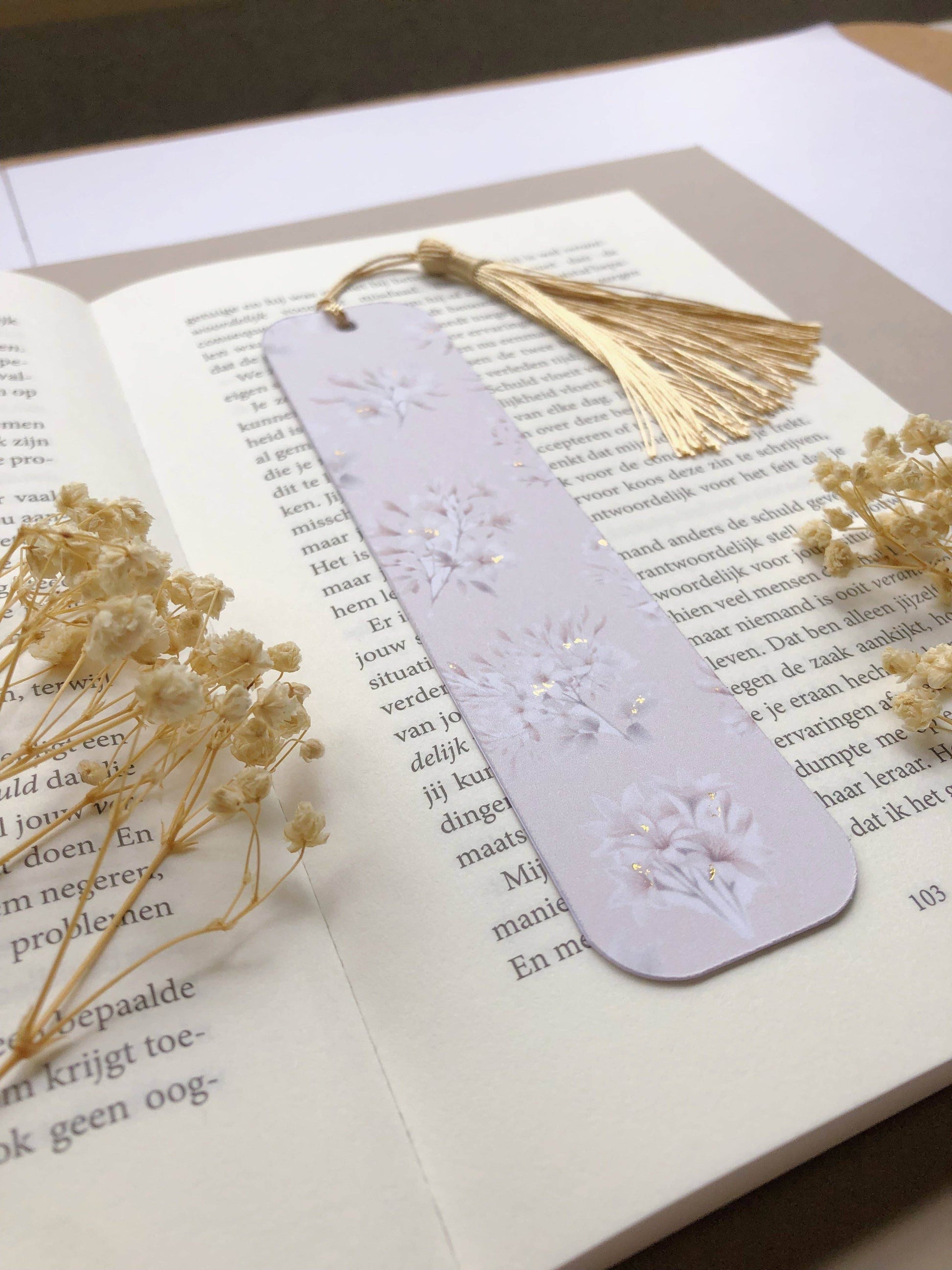 T's Stationery - „Gouden verijdelde bladwijzer met boomjasmijnbloemen” - The Dreamer's Bookshop.