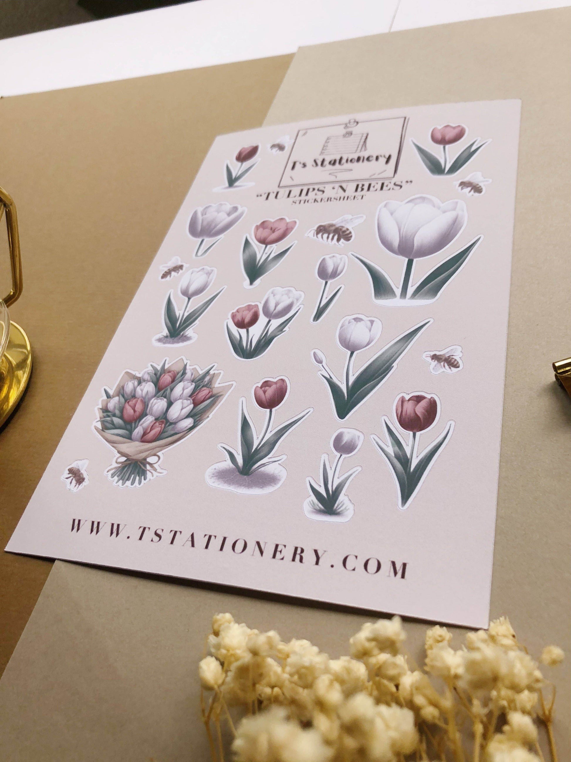 T's Stationery - Stickervel „Tulips 'n Bees” - The Dreamer's Bookshop.