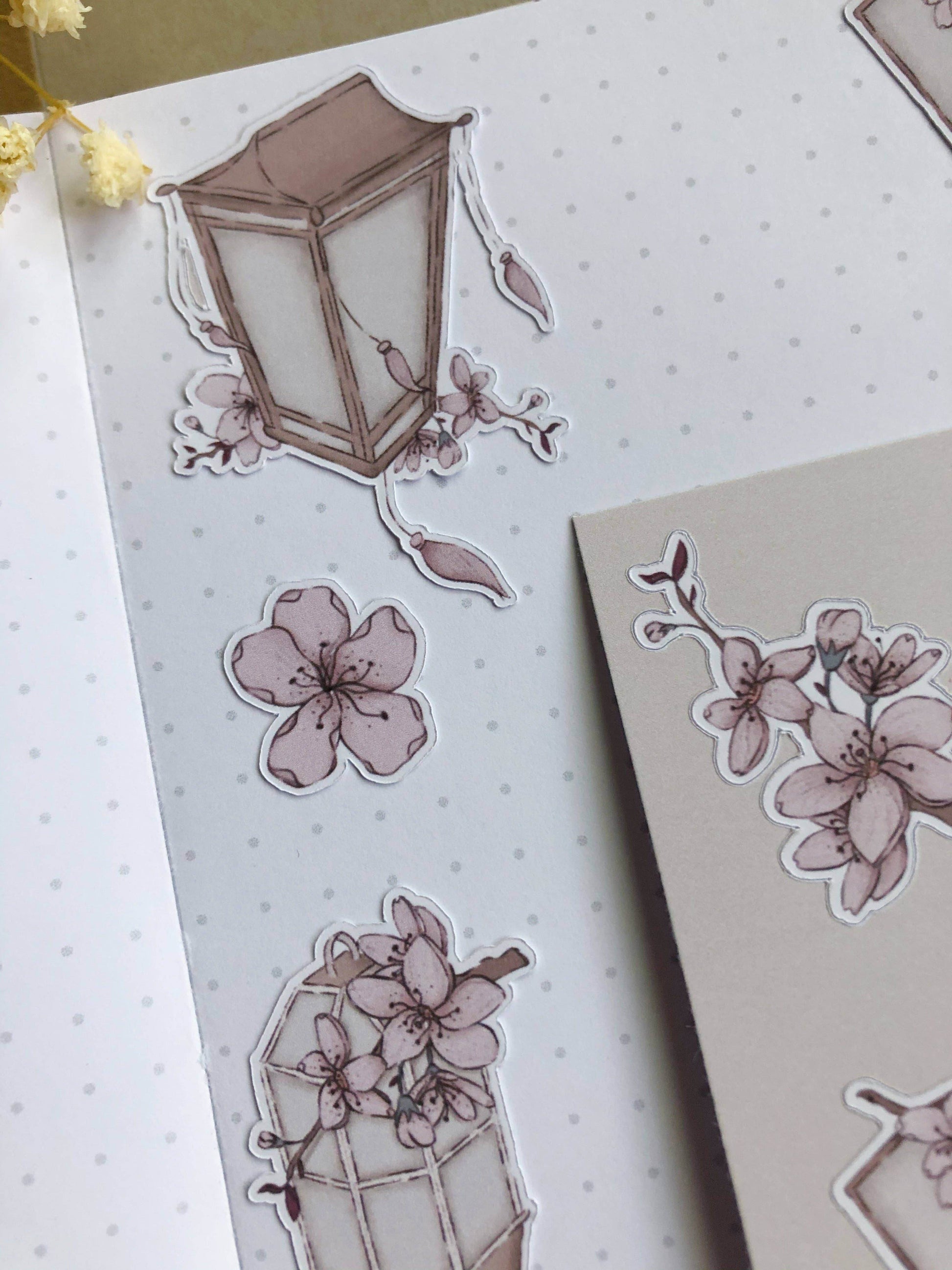 T's Stationery - „Sakura-lantaarns” - The Dreamer's Bookshop.