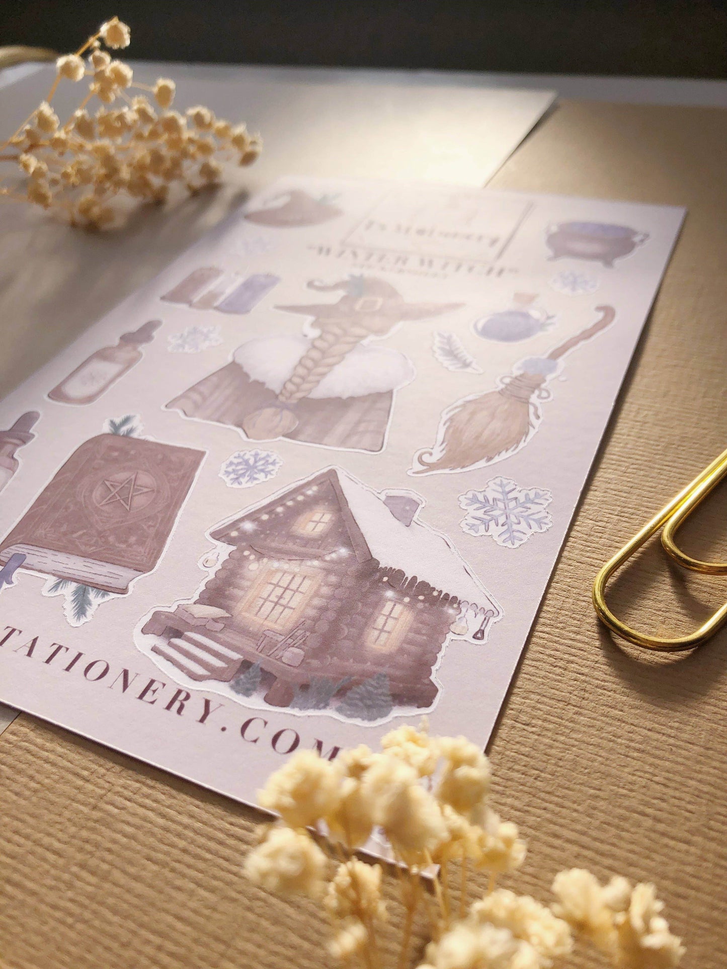 T's Stationery - „Winterheks” - The Dreamer's Bookshop.