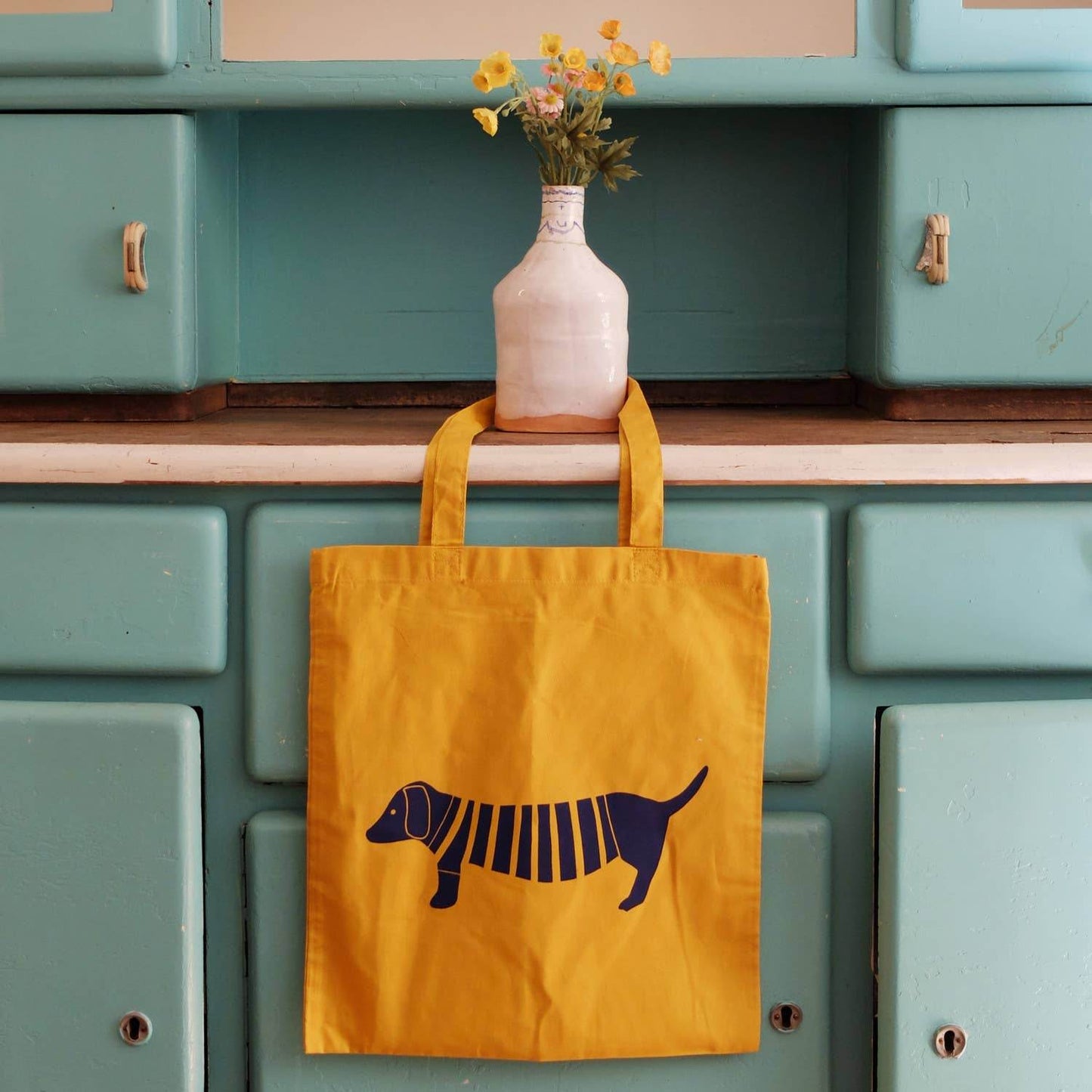 Wonder Of Today - Handbedrukte stoffen tas met teckelmotief marine - The Dreamer's Bookshop.